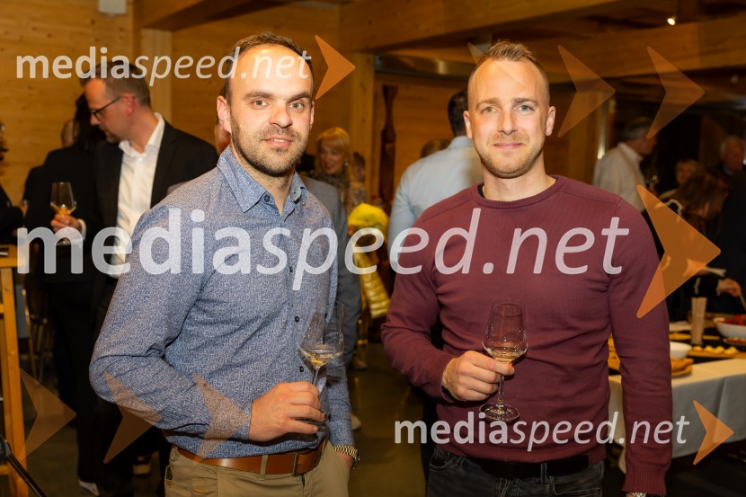 Iskrivo v živo: pogovor z nagrajencema Združenja Manager