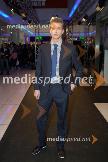 Aljaž Vidmar, manekenMura, odprtje nove prodajalne in modna revija