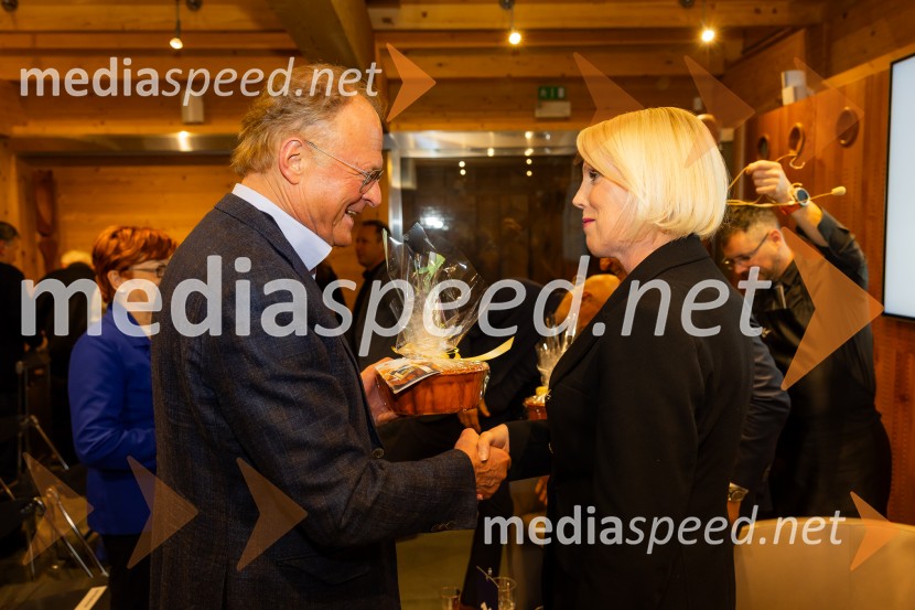 Iskrivo v živo: pogovor z nagrajencema Združenja Manager