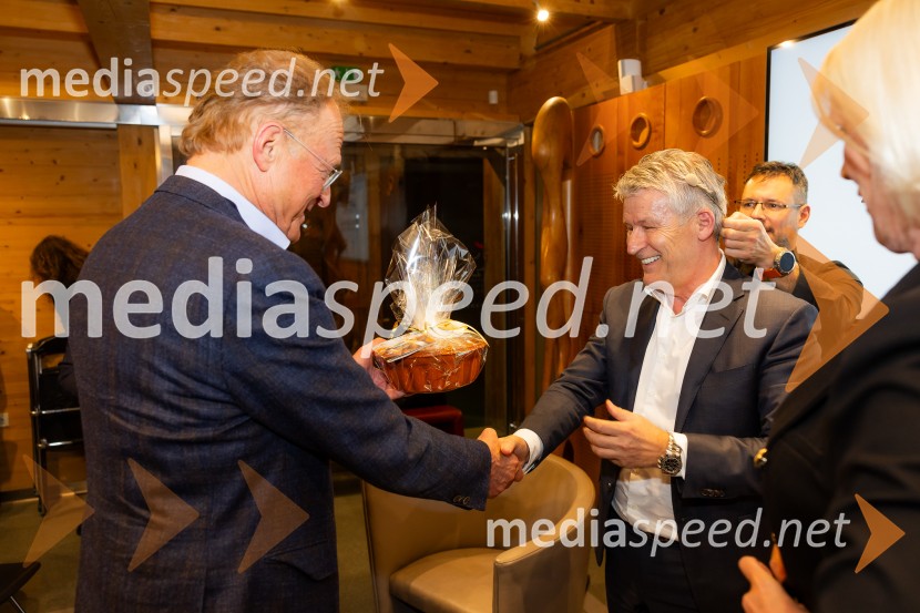 Iskrivo v živo: pogovor z nagrajencema Združenja Manager