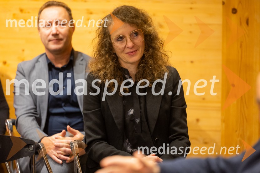 Iskrivo v živo: pogovor z nagrajencema Združenja Manager