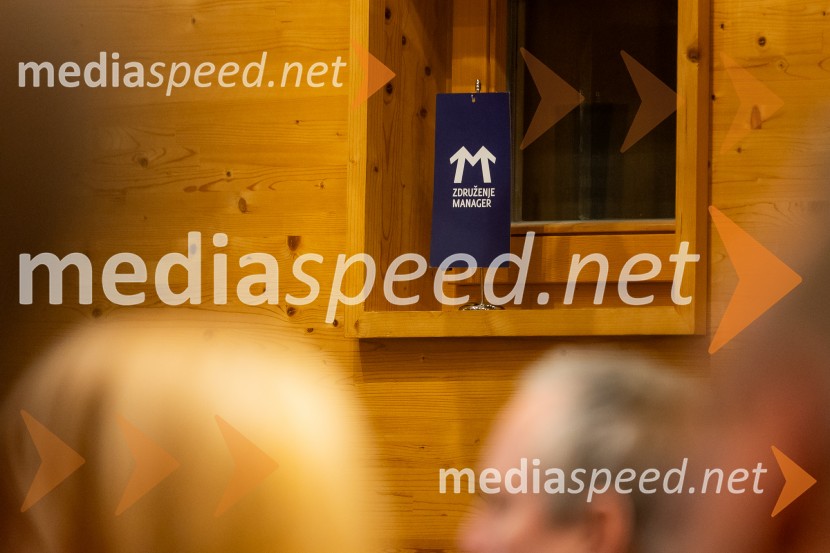 Iskrivo v živo: pogovor z nagrajencema Združenja Manager