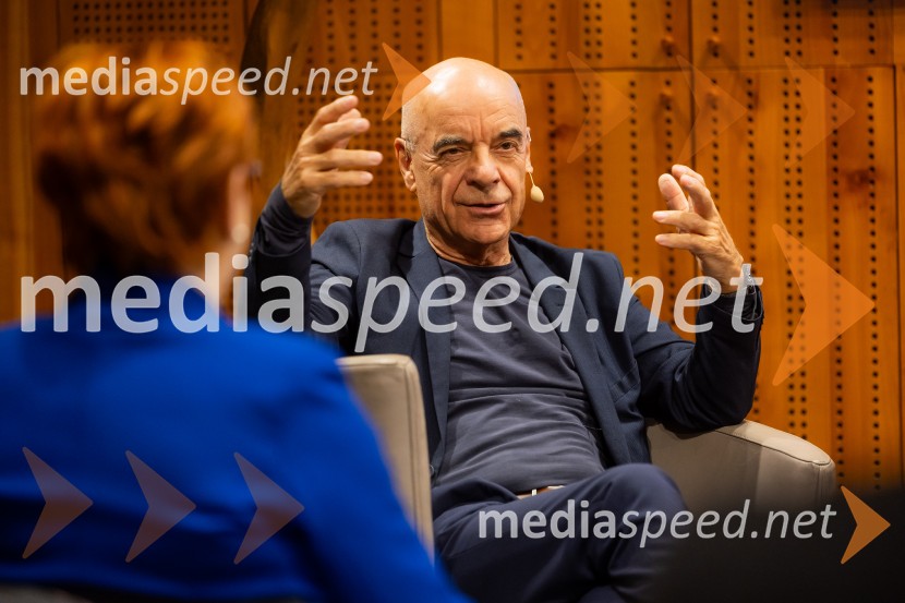 Iskrivo v živo: pogovor z nagrajencema Združenja Manager