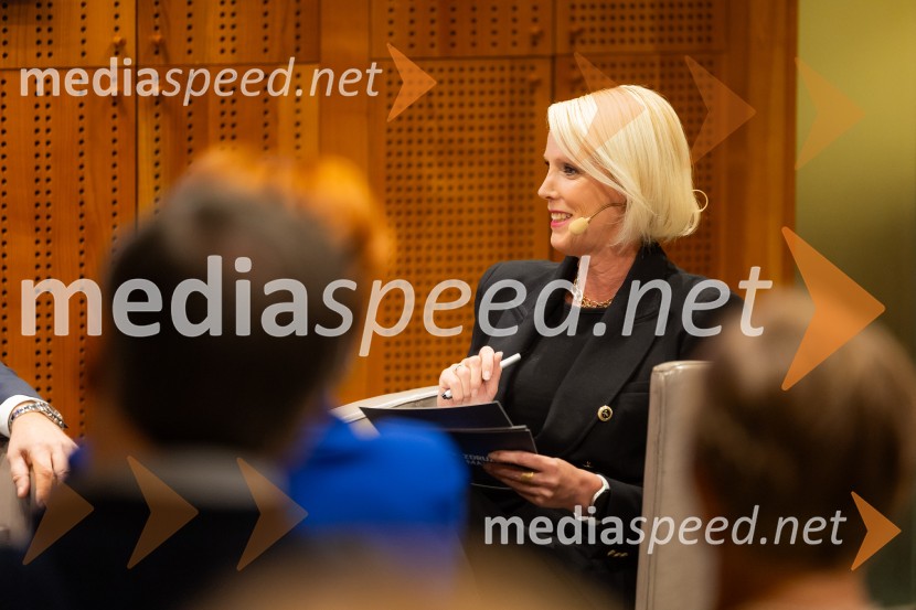 Iskrivo v živo: pogovor z nagrajencema Združenja Manager