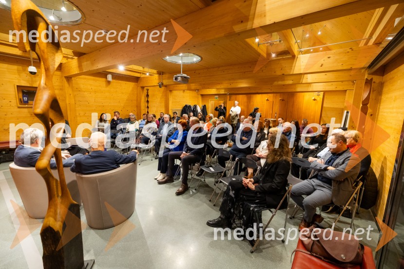 Iskrivo v živo: pogovor z nagrajencema Združenja Manager