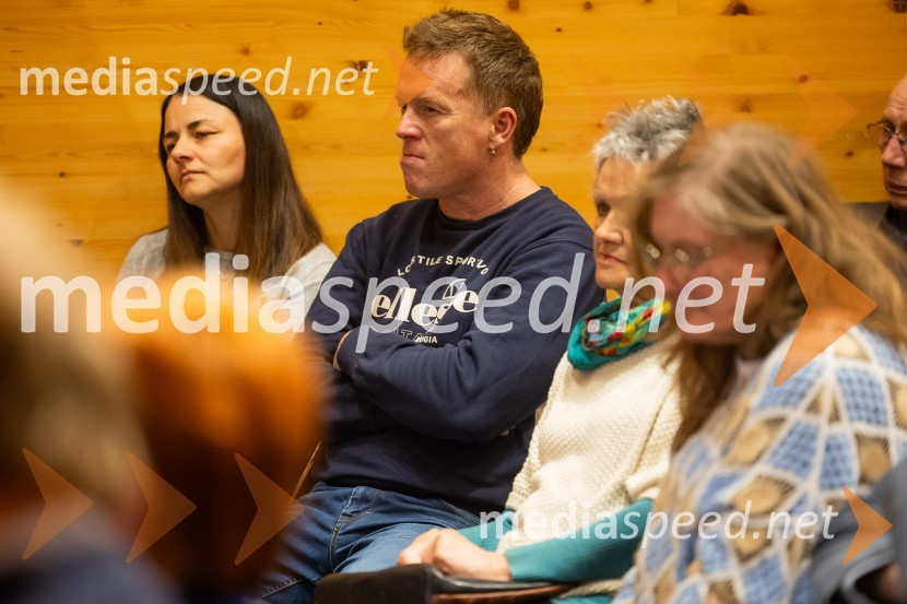 Iskrivo v živo: pogovor z nagrajencema Združenja Manager