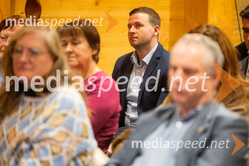 Iskrivo v živo: pogovor z nagrajencema Združenja Manager