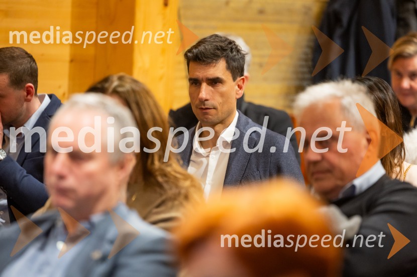 Iskrivo v živo: pogovor z nagrajencema Združenja Manager