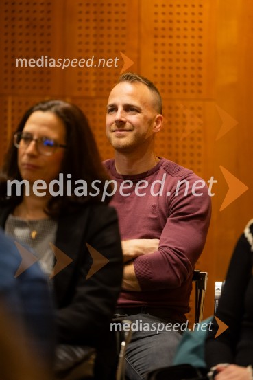 Iskrivo v živo: pogovor z nagrajencema Združenja Manager