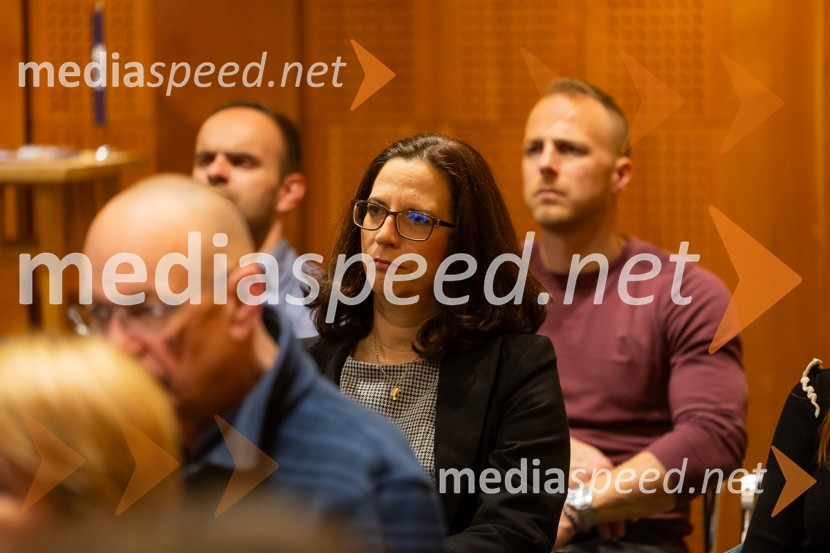 Iskrivo v živo: pogovor z nagrajencema Združenja Manager