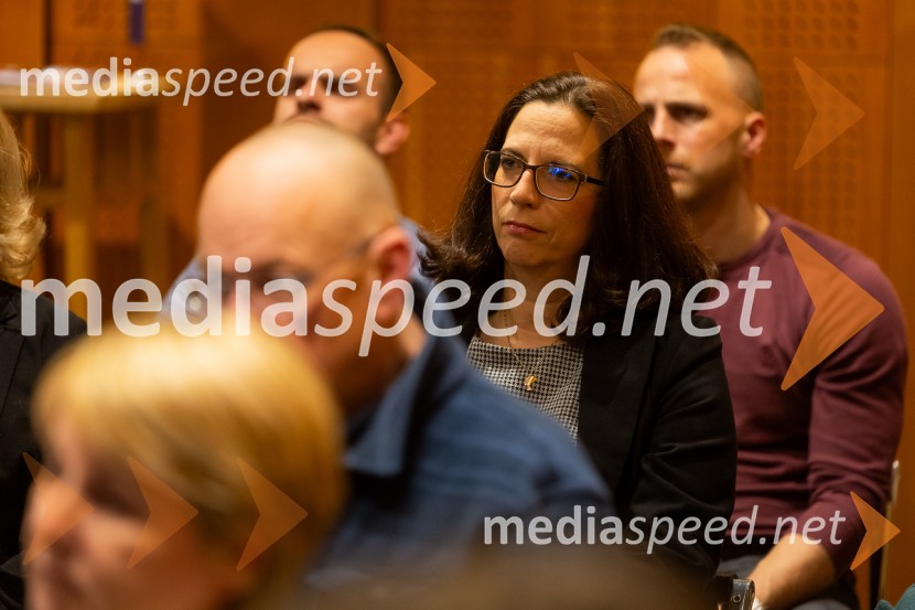 Iskrivo v živo: pogovor z nagrajencema Združenja Manager