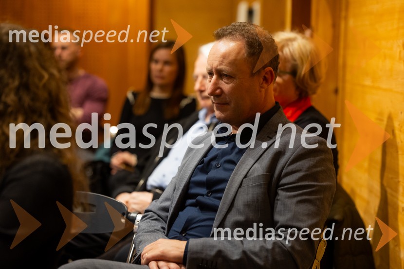 Iskrivo v živo: pogovor z nagrajencema Združenja Manager