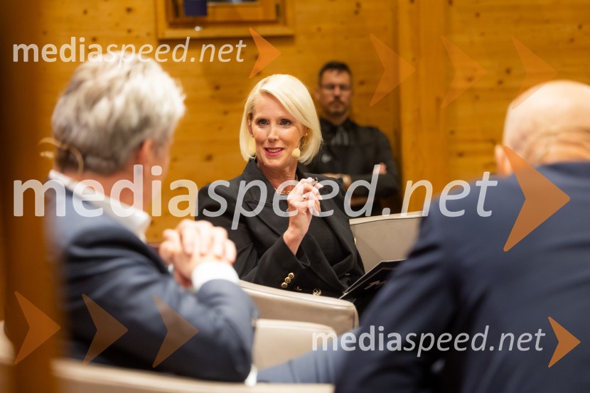 Iskrivo v živo: pogovor z nagrajencema Združenja Manager