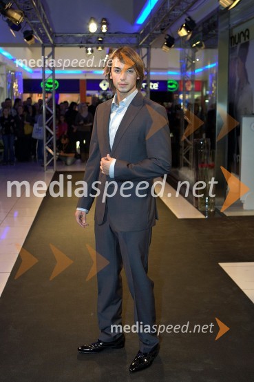 Dejan Lučič, manekenMura, odprtje nove prodajalne in modna revija