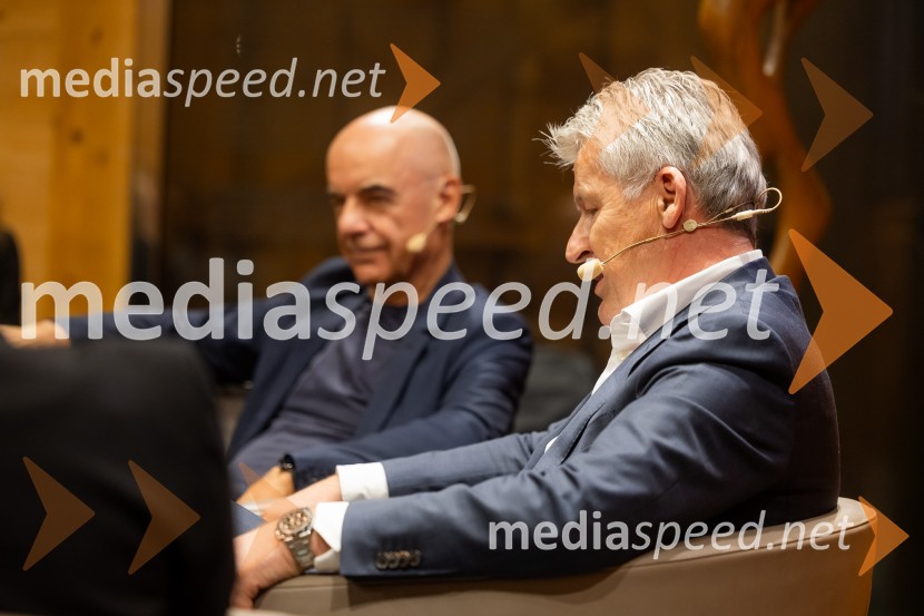 Iskrivo v živo: pogovor z nagrajencema Združenja Manager