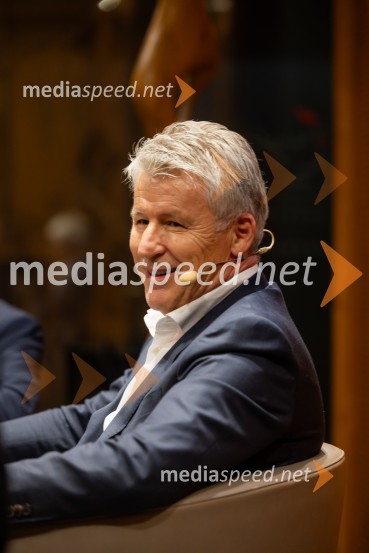 Iskrivo v živo: pogovor z nagrajencema Združenja Manager