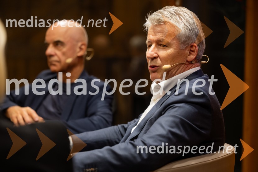 Iskrivo v živo: pogovor z nagrajencema Združenja Manager