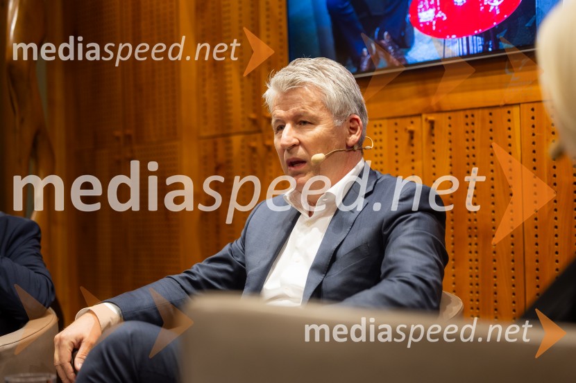 Iskrivo v živo: pogovor z nagrajencema Združenja Manager