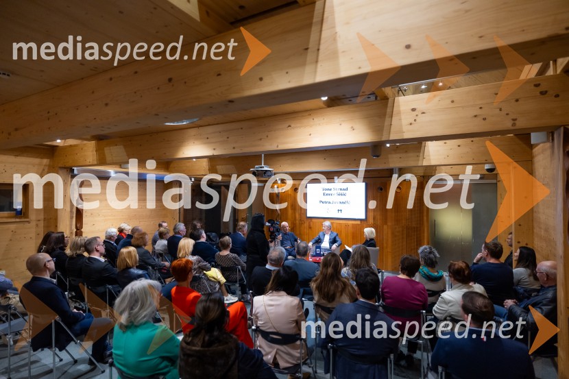 Iskrivo v živo: pogovor z nagrajencema Združenja Manager