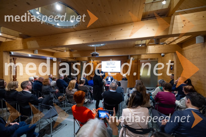 Iskrivo v živo: pogovor z nagrajencema Združenja Manager