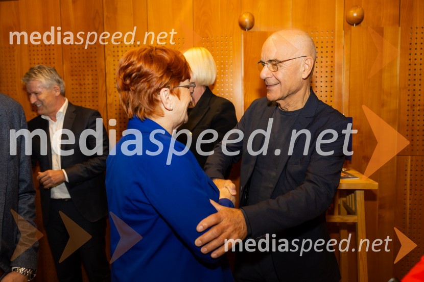 Iskrivo v živo: pogovor z nagrajencema Združenja Manager