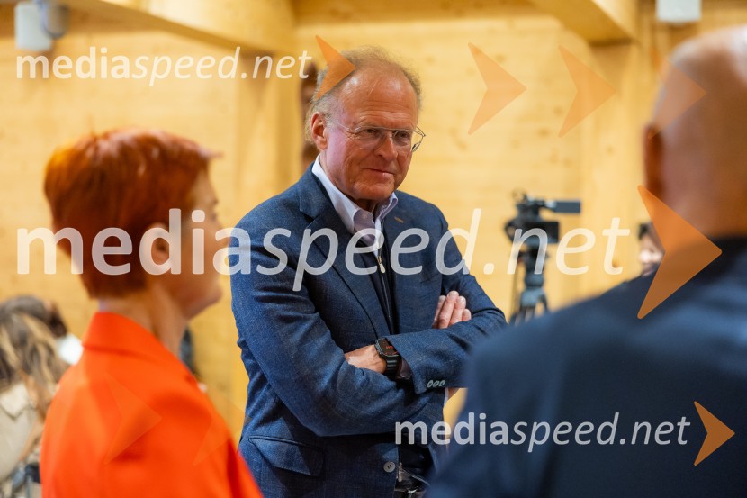 Iskrivo v živo: pogovor z nagrajencema Združenja Manager