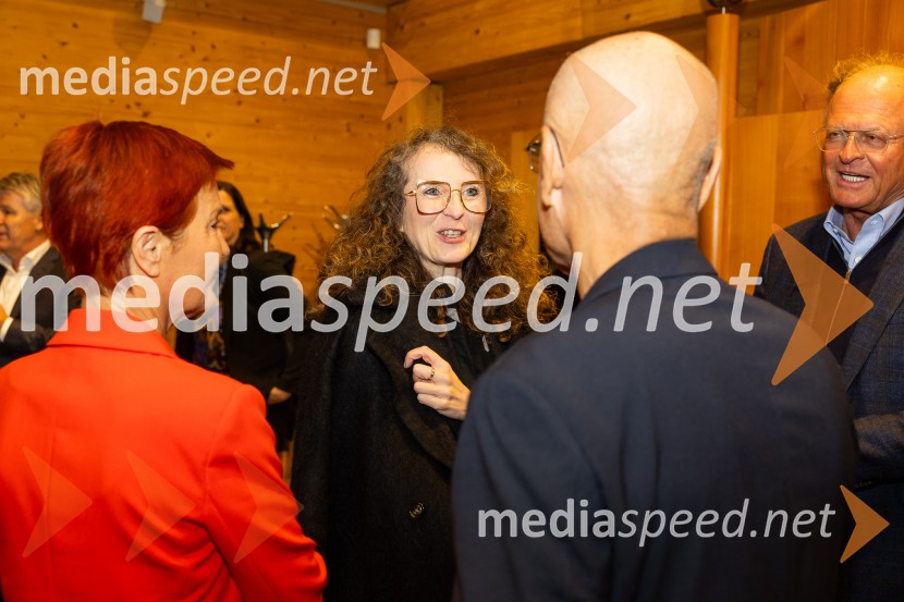 Iskrivo v živo: pogovor z nagrajencema Združenja Manager