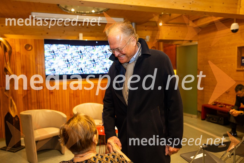 Iskrivo v živo: pogovor z nagrajencema Združenja Manager