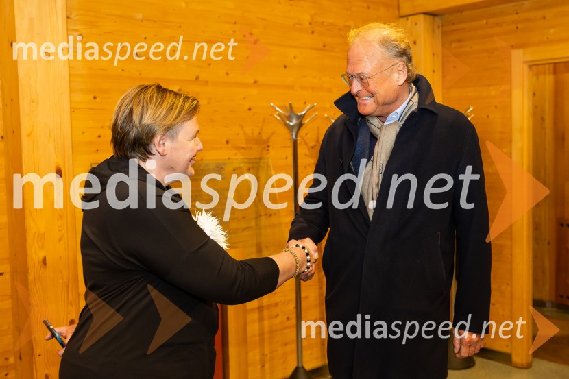 Iskrivo v živo: pogovor z nagrajencema Združenja Manager