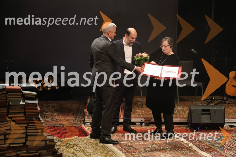 Glazerjeve nagrade 2026: Maja Godina Golija prejela priznanje za življenjsko delo