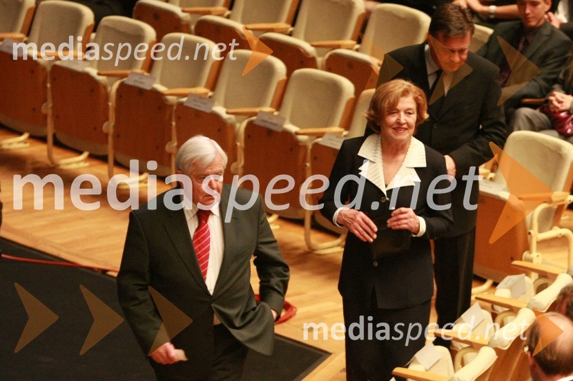 Milan Kučan, nekdanji predsednik Republike Slovenije in njegova soproga Štefka ter Zoran Jankovič, župan LjubljaneBill Clinton, 42. predsednik ZDA na obisku v Sloveniji, na povabilo Diners Club Slovenija