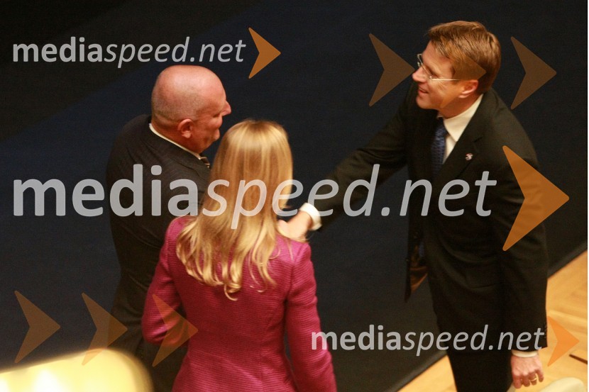 Katarina Kresal, ministrica za notranje zadeve, Miro Senica, odvetnik in Samuel Žbogar, minister za zunanje zadeveBill Clinton, 42. predsednik ZDA na obisku v Sloveniji, na povabilo Diners Club Slovenija