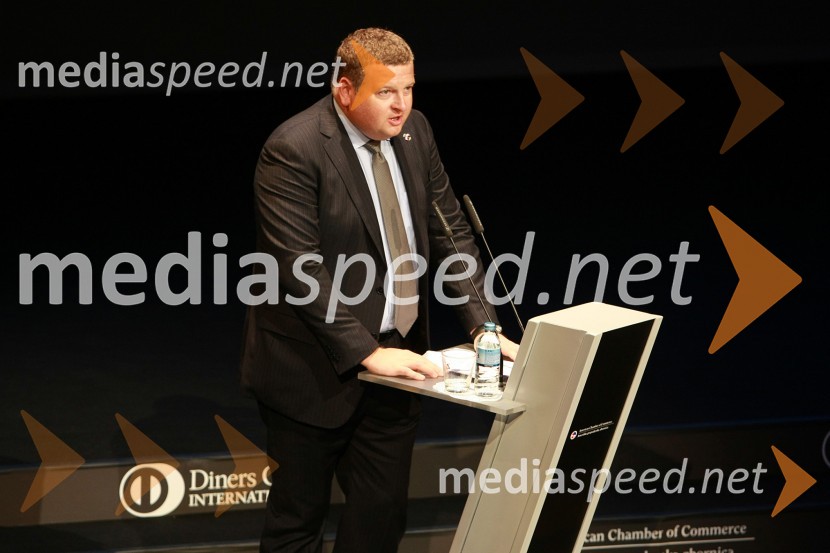 Tomaž F. Lovše, direktor Diners Club SlovenijaBill Clinton, 42. predsednik ZDA na obisku v Sloveniji, na povabilo Diners Club Slovenija