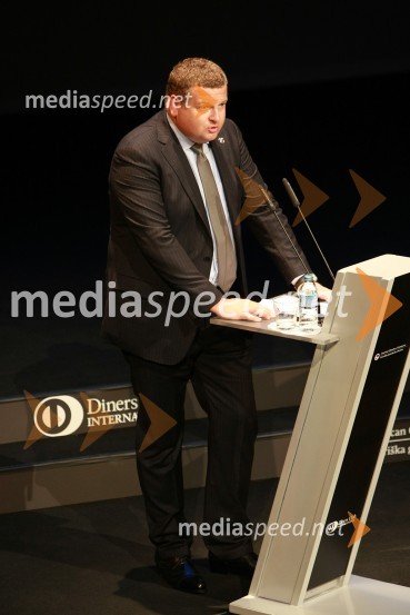 Tomaž F. Lovše, direktor Diners Club SlovenijaBill Clinton, 42. predsednik ZDA na obisku v Sloveniji, na povabilo Diners Club Slovenija