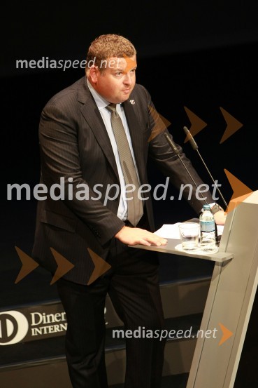 Tomaž F. Lovše, direktor Diners Club SlovenijaBill Clinton, 42. predsednik ZDA na obisku v Sloveniji, na povabilo Diners Club Slovenija