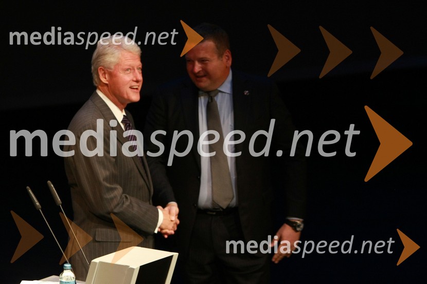 Bill Clinton, 42. predsednik Združenih držav Amerike in Tomaž F. Lovše, direktor Diners Club SlovenijaBill Clinton, 42. predsednik ZDA na obisku v Sloveniji, na povabilo Diners Club Slovenija