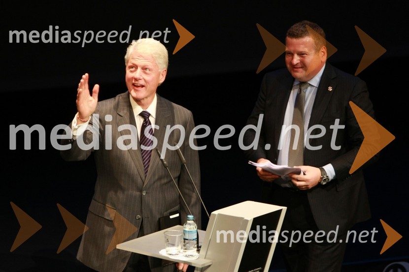 Bill Clinton, 42. predsednik Združenih držav Amerike in Tomaž F. Lovše, direktor Diners Club SlovenijaBill Clinton, 42. predsednik ZDA na obisku v Sloveniji, na povabilo Diners Club Slovenija