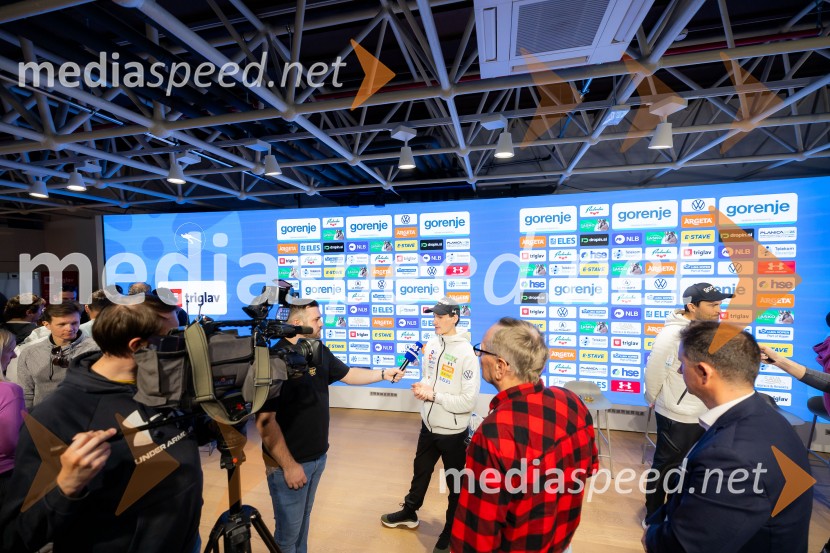 Novinarska konferenca pred Planico