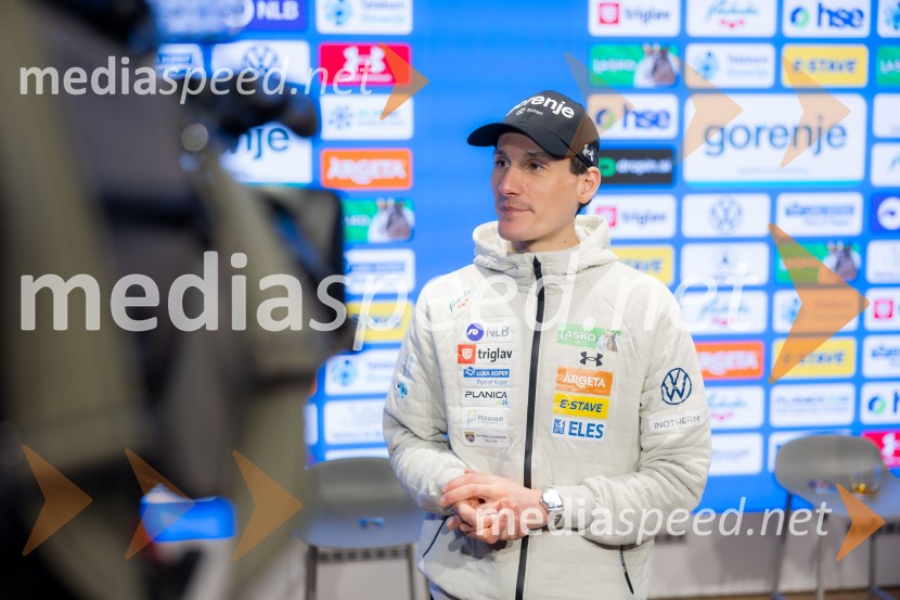 Novinarska konferenca pred Planico