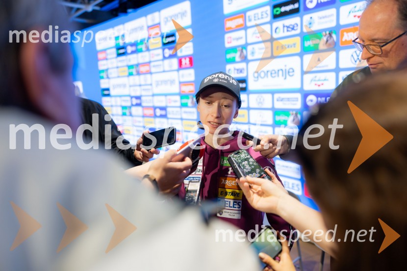 Novinarska konferenca pred Planico