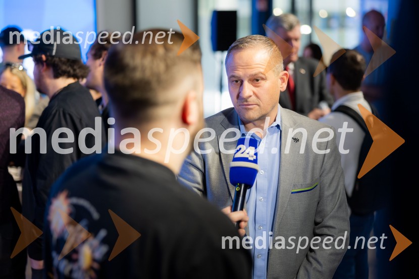 Novinarska konferenca pred Planico