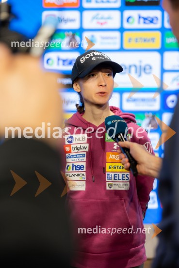 Novinarska konferenca pred Planico