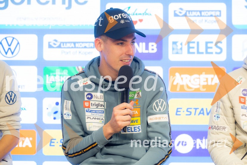 Novinarska konferenca pred Planico