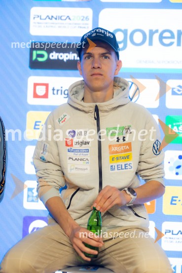 Novinarska konferenca pred Planico