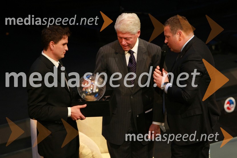 Zoran G. Grbić, vodja Diners Club Exclusive, Bill Clinton, 42. predsednik Združenih držav Amerike in Tomaž F. Lovše, direktor Diners ClubBill Clinton, 42. predsednik ZDA na obisku v Sloveniji, na povabilo Diners Club Slovenija