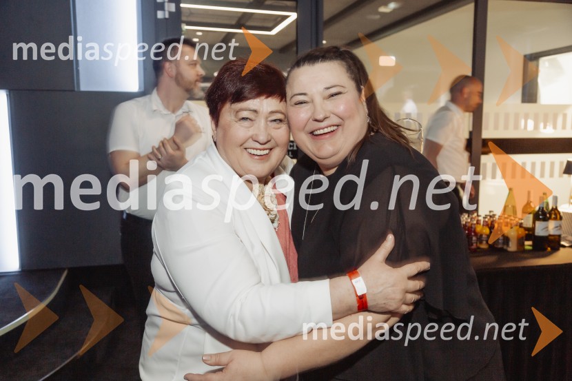  ... ;  Urška Vučak Markež, igralkaZadnja večerja, premiera