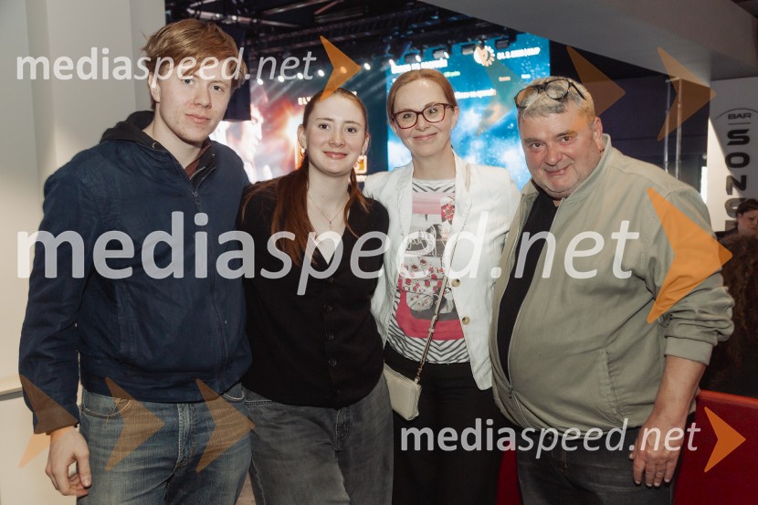  ... ;  ... ;  ... ;  Saša Klančnik, igralecZadnja večerja, premiera