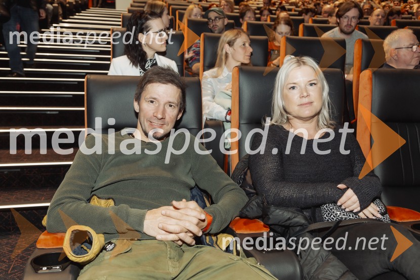  Robert Kranjec, nekdanji smučarski skakalec;  Špela KranjecZadnja večerja, premiera