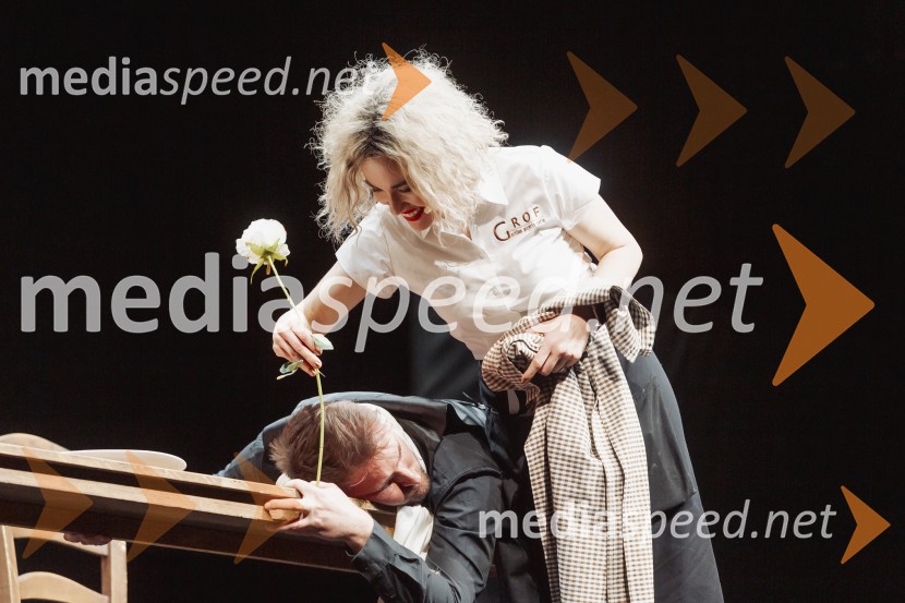  Gregor Ravnik, pevec;  Maja Martina Merljak, igralkaZadnja večerja, premiera