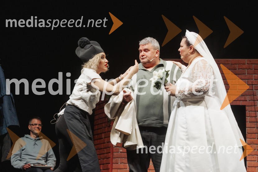  Maja Martina Merljak, igralka;  Saša Klančnik, igralec;  Urška Vučak Markež, igralkaZadnja večerja, premiera